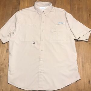 Like New - Men’s Columbia PFG shirt in tan